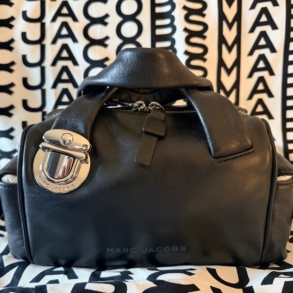 Marc Jacobs Handbags - Marc Jacobs Pushlock